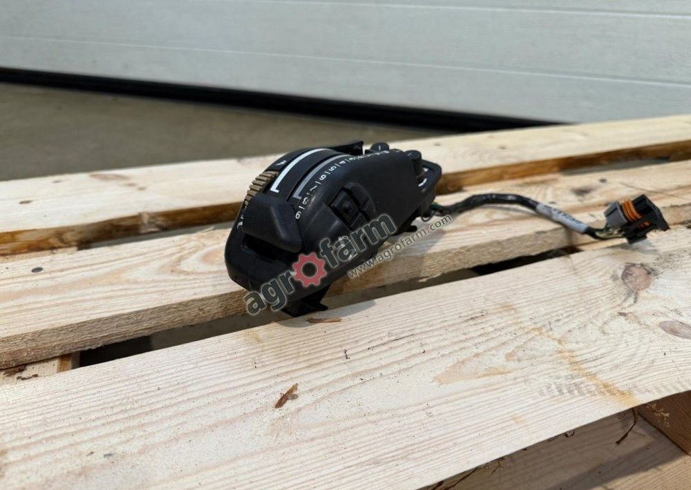 Sterownik EHR John deere 6155M - Электрическая система: фото 1 Sterownik EHR John deere 6155M - Электрическая система: фото 1