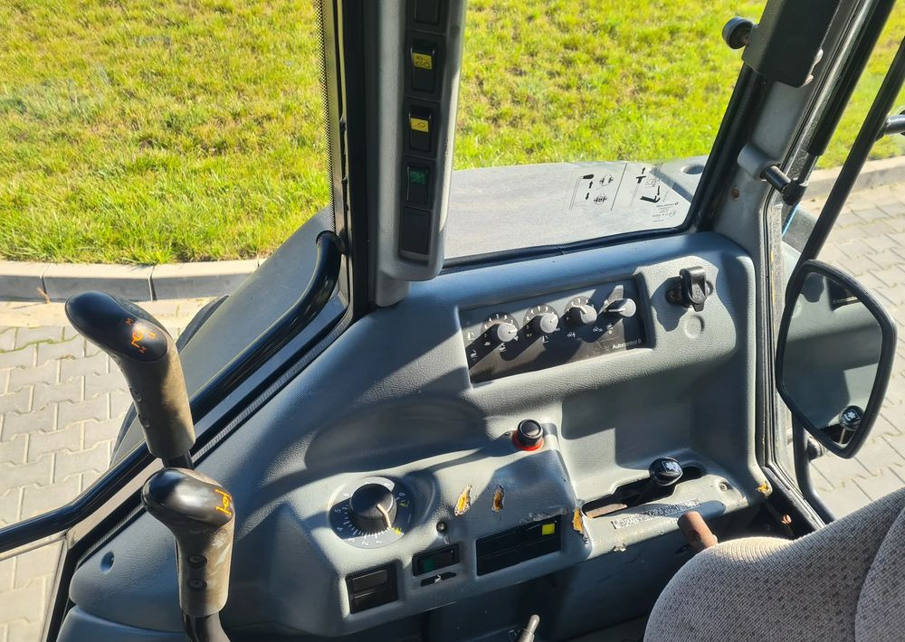 Трактор Valtra A95: фото 7