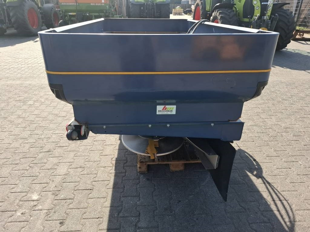Bogballe M2W Base weegstrooier - Разбрасыватель удобрений: фото 3 Bogballe M2W Base weegstrooier - Разбрасыватель удобрений: фото 3