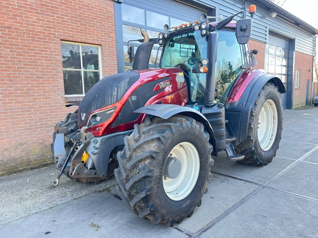 Valtra T 174 Versu - Трактор: фото 1 Valtra T 174 Versu - Трактор: фото 1