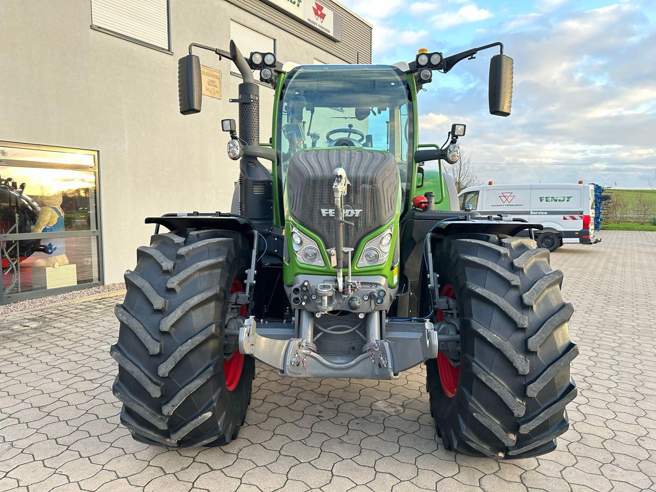 Fendt 724 Vario S4ProfiPlus - Трактор: фото 2 Fendt 724 Vario S4ProfiPlus - Трактор: фото 2