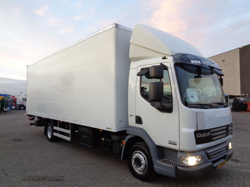 DAF LF 45.220 + Euro 5 + Dhollandia Lift + Manual - Грузовик с закрытым кузовом: фото 3 DAF LF 45.220 + Euro 5 + Dhollandia Lift + Manual - Грузовик с закрытым кузовом: фото 3