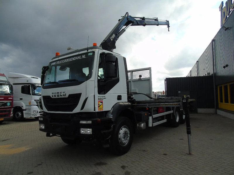 Iveco Eurotrakker 360 EEV + HIAB 144B- 2 + 6X4 + REMOTE + SPRING/BIG AXLE + EURO 5 - Автоманипулятор: фото 3 Iveco Eurotrakker 360 EEV + HIAB 144B- 2 + 6X4 + REMOTE + SPRING/BIG AXLE + EURO 5 - Автоманипулятор: фото 3