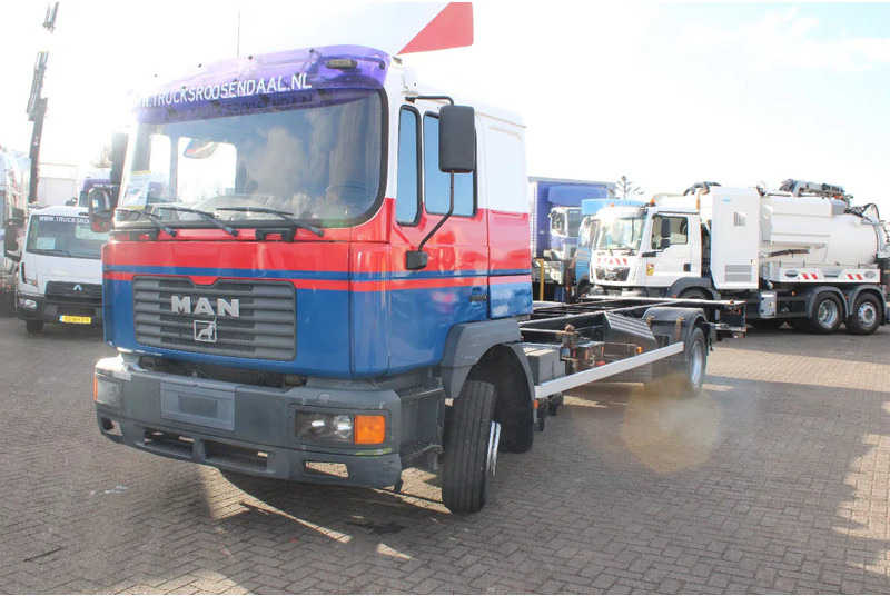 MAN 15 .224 + MANUAL + EURO 2 - Грузовик-шасси: фото 2 MAN 15 .224 + MANUAL + EURO 2 - Грузовик-шасси: фото 2