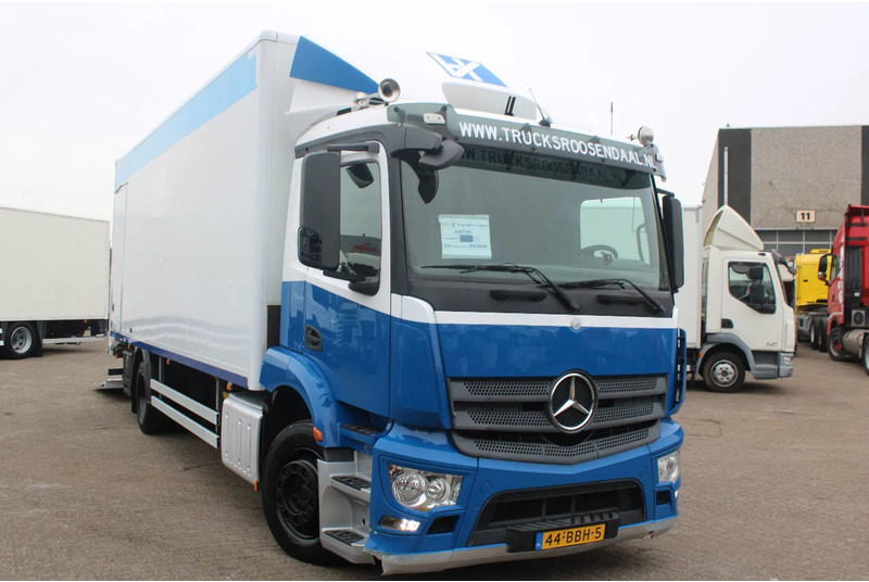 Mercedes-Benz Antos 360 + euro 6 + lift - Грузовик с закрытым кузовом: фото 3 Mercedes-Benz Antos 360 + euro 6 + lift - Грузовик с закрытым кузовом: фото 3