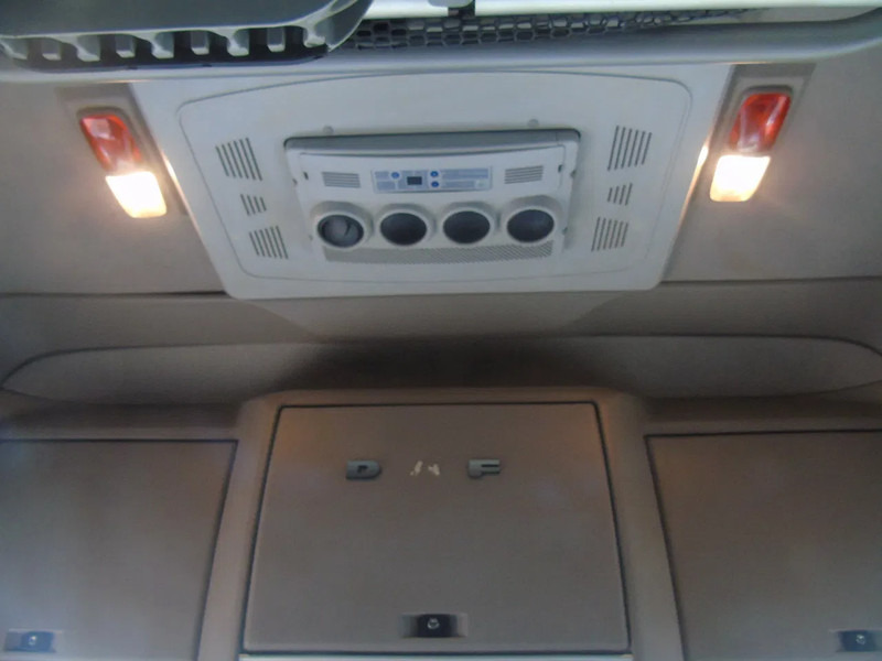 Тягач DAF XF 460 + EURO 6 + SSC: фото 12 Тягач DAF XF 460 + EURO 6 + SSC: фото 12