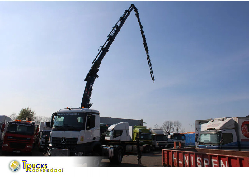 Mercedes-Benz Arocs 2051 + 4X4 + HIAB 302 E6 / JIB 70 X 4 + 10 EXTENTSIONS / NEW!! - Тягач: фото 1 Mercedes-Benz Arocs 2051 + 4X4 + HIAB 302 E6 / JIB 70 X 4 + 10 EXTENTSIONS / NEW!! - Тягач: фото 1