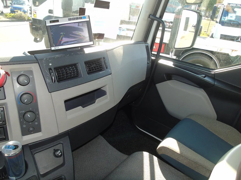 Грузовик с закрытым кузовом Volvo FL 250 + euro 6 + lift + 12T: фото 18