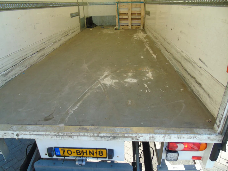 Грузовик с закрытым кузовом Volvo FL 250 + euro 6 + lift + 12T: фото 13