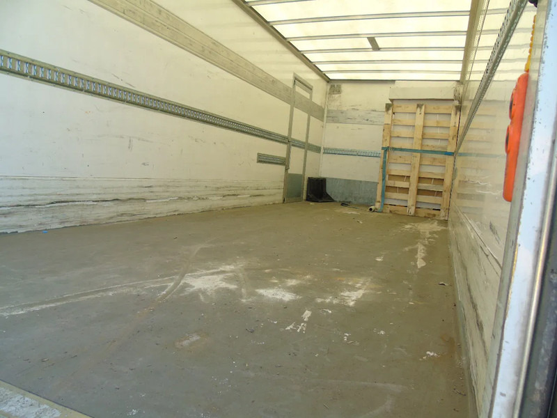 Грузовик с закрытым кузовом Volvo FL 250 + euro 6 + lift + 12T: фото 12