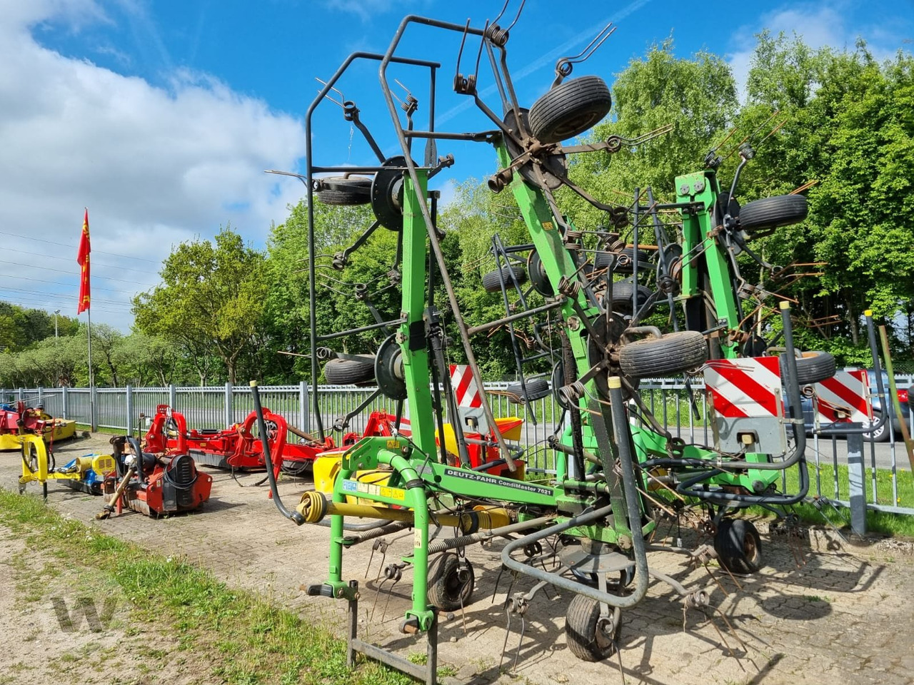 Deutz-Fahr Condimaster 7621 - Сеноворошилка: фото 1 Deutz-Fahr Condimaster 7621 - Сеноворошилка: фото 1
