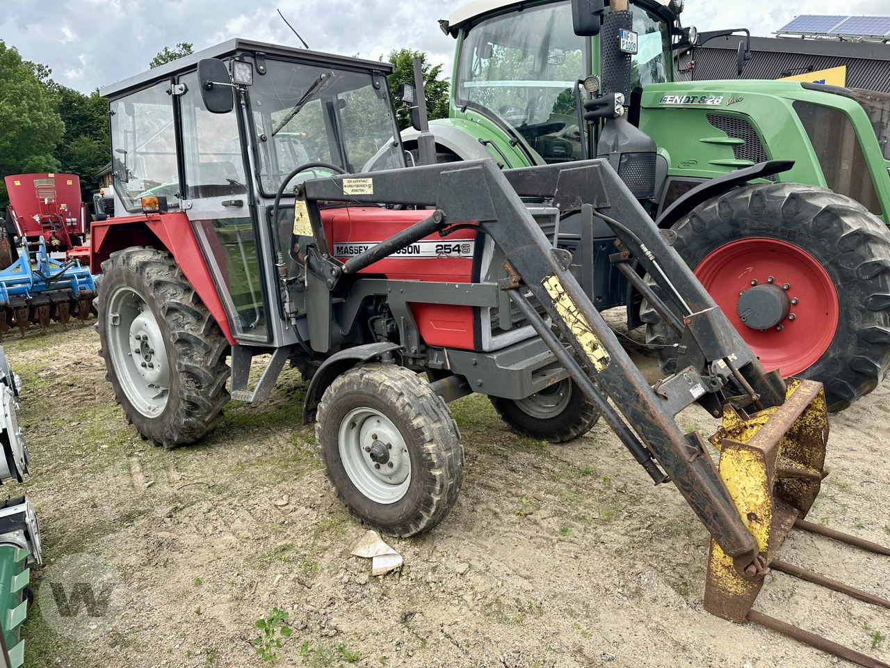 Massey Ferguson 254S - Трактор: фото 1 Massey Ferguson 254S - Трактор: фото 1
