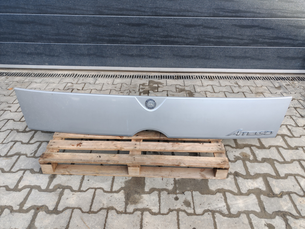 MERCEDES-BENZ ATEGO MP4 EURO 6 / FRONT BONNET - Капот: фото 2 MERCEDES-BENZ ATEGO MP4 EURO 6 / FRONT BONNET - Капот: фото 2