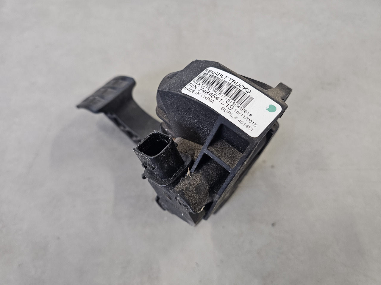 RENAULT RANGE T / ACCELERATE PEDAL / 7484541219 - Педаль: фото 3 RENAULT RANGE T / ACCELERATE PEDAL / 7484541219 - Педаль: фото 3