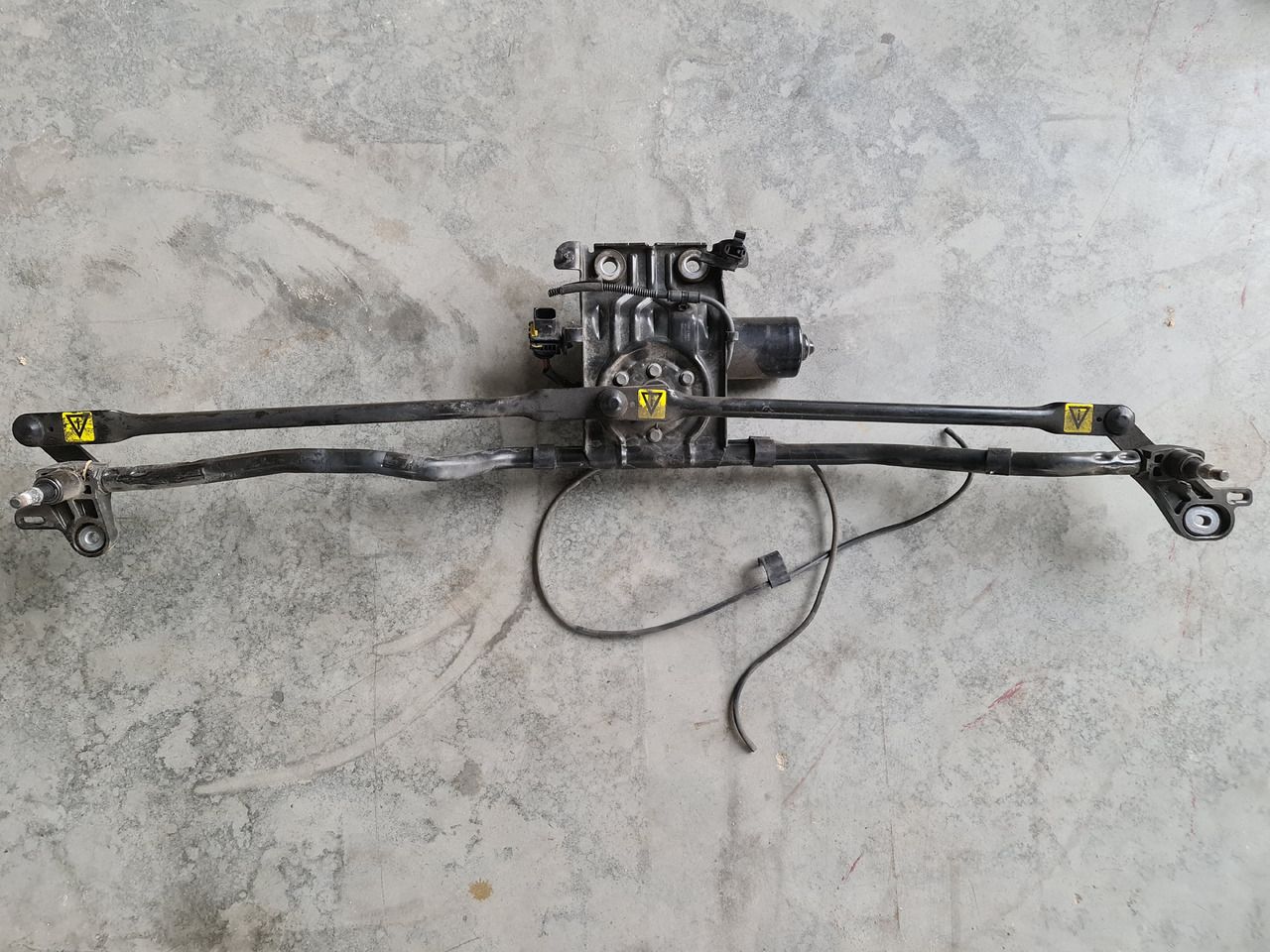 RENAULT RANGE T / WIPERS MECHANISM - Щетка стеклоочистителя: фото 2 RENAULT RANGE T / WIPERS MECHANISM - Щетка стеклоочистителя: фото 2