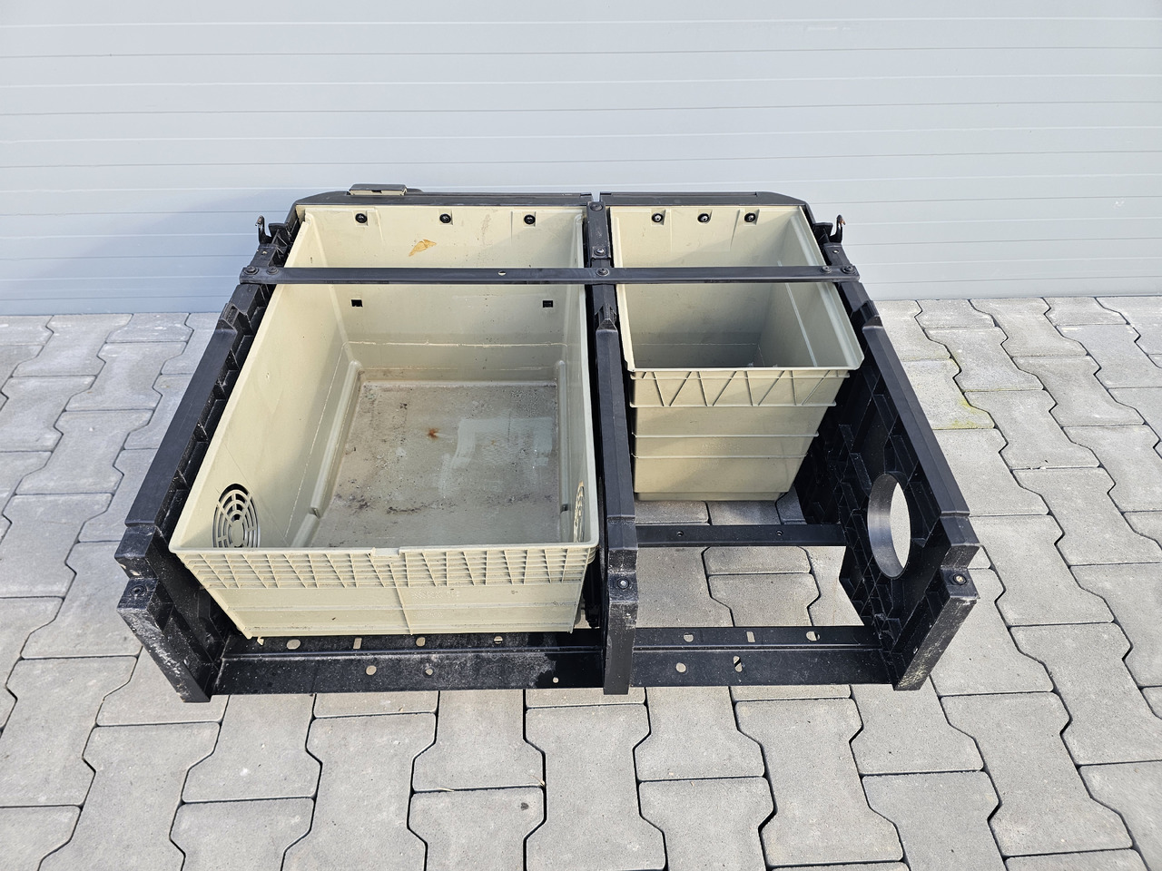 VOLVO FH4 / CABIN UNDERBED STORAGE / 23538347 23538293 - Кабина и интерьер: фото 5 VOLVO FH4 / CABIN UNDERBED STORAGE / 23538347 23538293 - Кабина и интерьер: фото 5