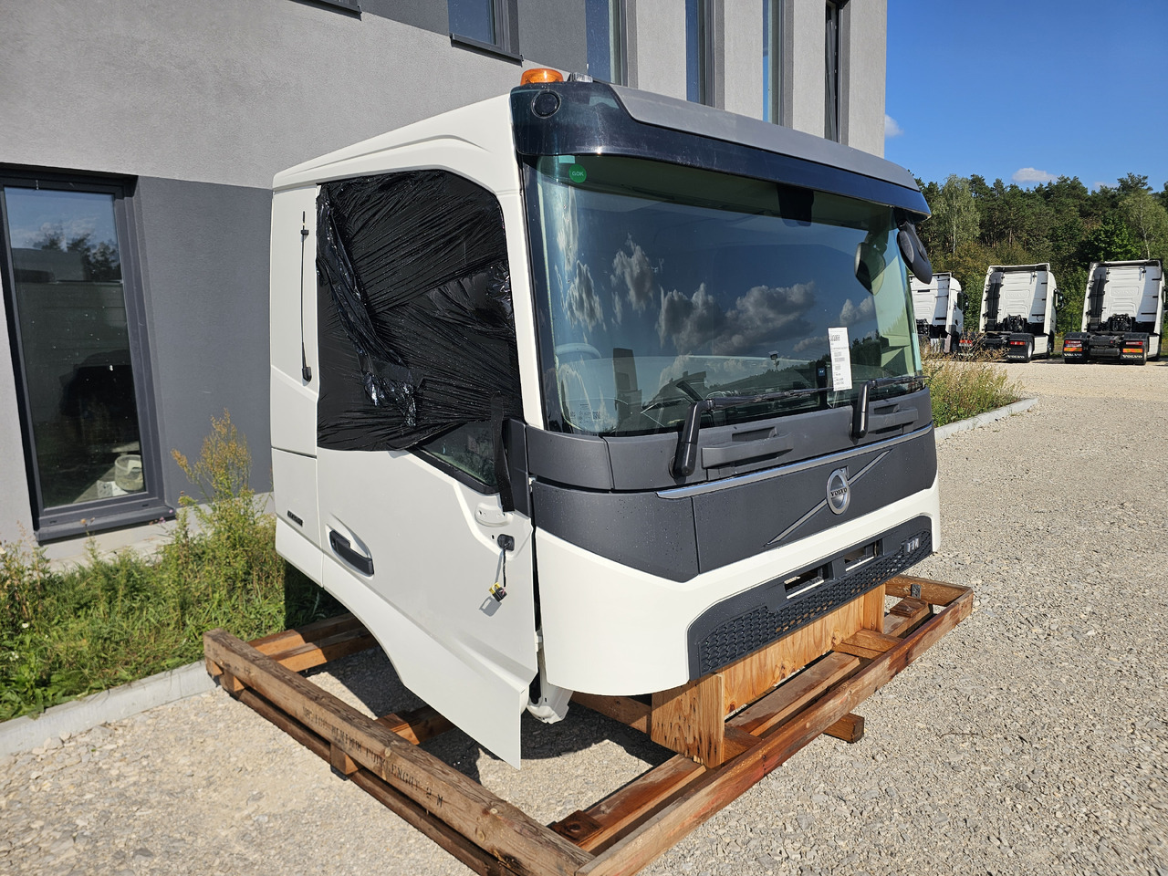 VOLVO FM5 FMX LOW DAY CAB / FULLY COMPLETE / BRAND NEW - Кабина: фото 4 VOLVO FM5 FMX LOW DAY CAB / FULLY COMPLETE / BRAND NEW - Кабина: фото 4