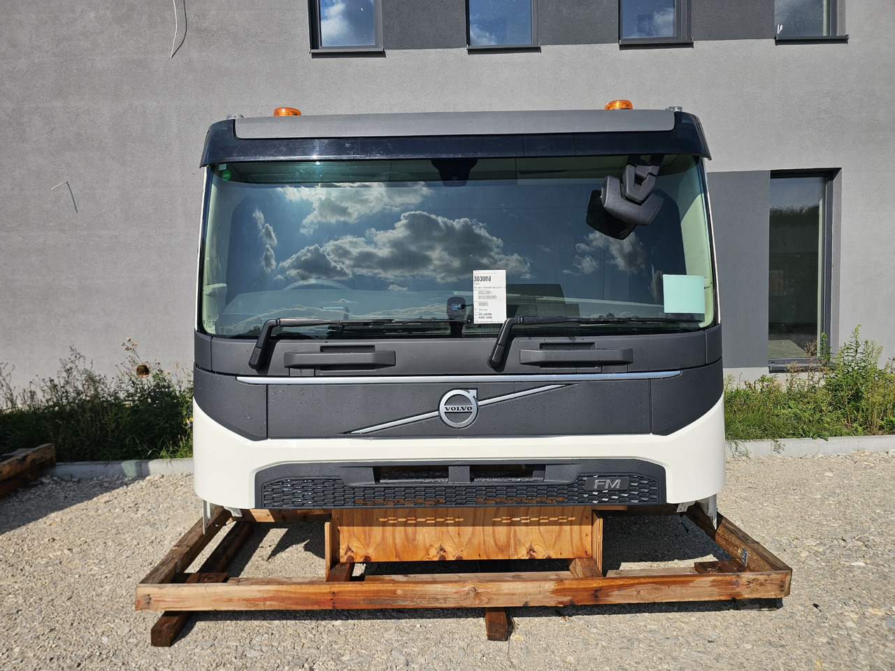 VOLVO FM5 FMX LOW DAY CAB / FULLY COMPLETE / BRAND NEW - Кабина: фото 3 VOLVO FM5 FMX LOW DAY CAB / FULLY COMPLETE / BRAND NEW - Кабина: фото 3