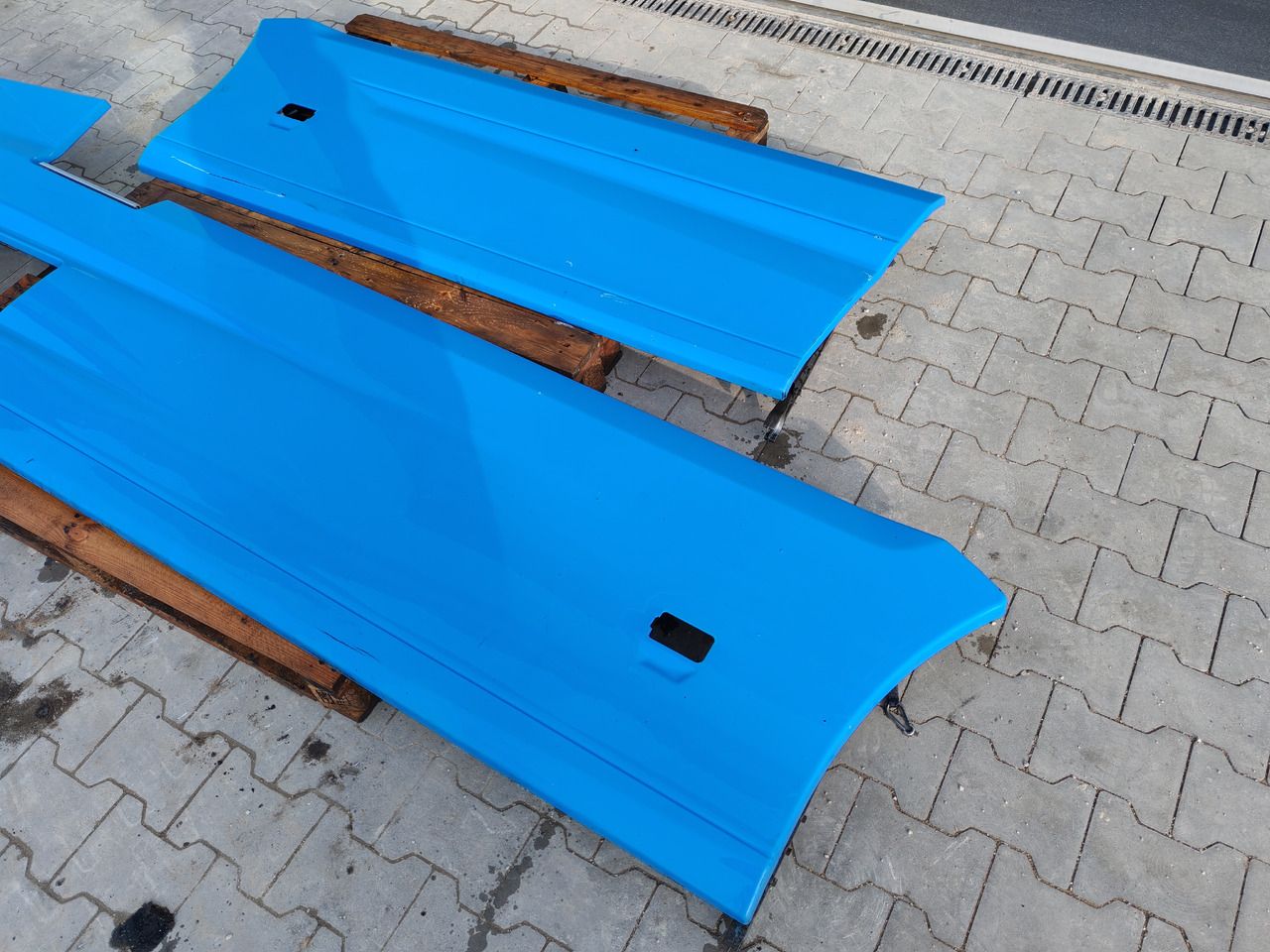 RENAULT RANGE T EURO 6 / SIDE SPOILERS SET - Запчасти: фото 4 RENAULT RANGE T EURO 6 / SIDE SPOILERS SET - Запчасти: фото 4
