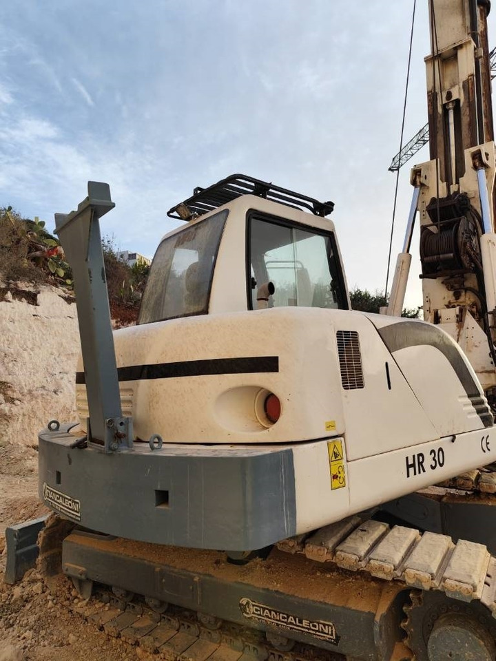 Mait HR30 - Сваебойная установка: фото 3 Mait HR30 - Сваебойная установка: фото 3