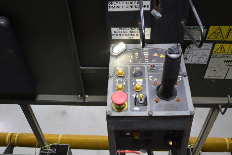 Ножничный подъемник JLG M3369: фото 6