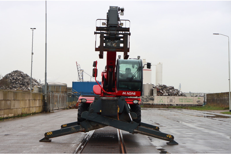 MAGNI RTH5.25S - Телескопический погрузчик: фото 3 MAGNI RTH5.25S - Телескопический погрузчик: фото 3