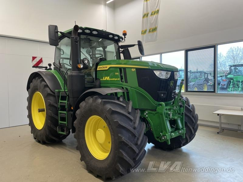 John Deere 6R 230 - Трактор: фото 3 John Deere 6R 230 - Трактор: фото 3