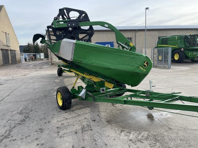 John Deere 735 PremiumFlow - Жатка зерновая: фото 1 John Deere 735 PremiumFlow - Жатка зерновая: фото 1