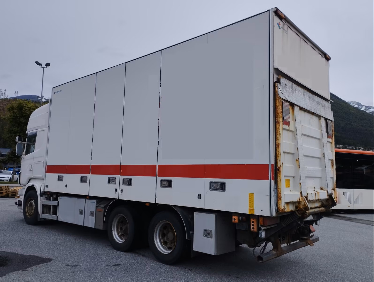 SCANIA R560 6x2,retarder - Грузовик с закрытым кузовом: фото 3 SCANIA R560 6x2,retarder - Грузовик с закрытым кузовом: фото 3