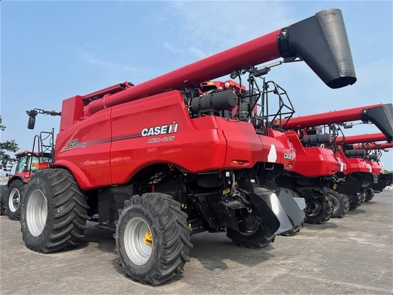 Case IH 8250 Axial-Flow New and unused combine - Зерноуборочный комбайн: фото 2 Case IH 8250 Axial-Flow New and unused combine - Зерноуборочный комбайн: фото 2