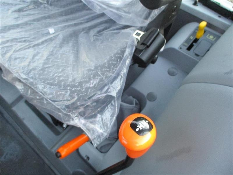 Трактор Deutz-fahr Agrofarm 115G with 30F+30R Hi-Lo and CreepGea: фото 7