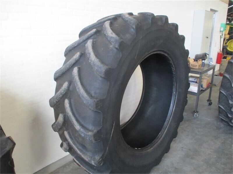 Firestone 620/70 R42 - Шина для Коммунальной и специальной техники: фото 2 Firestone 620/70 R42 - Шина для Коммунальной и специальной техники: фото 2