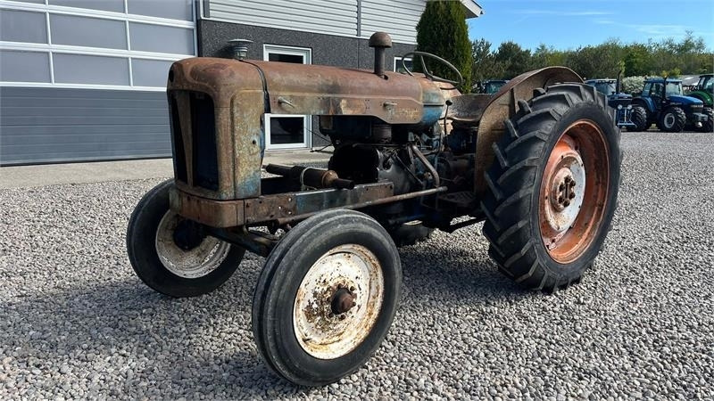 Fordson Major Motoren mangler, men mange god dele. - Трактор: фото 3 Fordson Major Motoren mangler, men mange god dele. - Трактор: фото 3