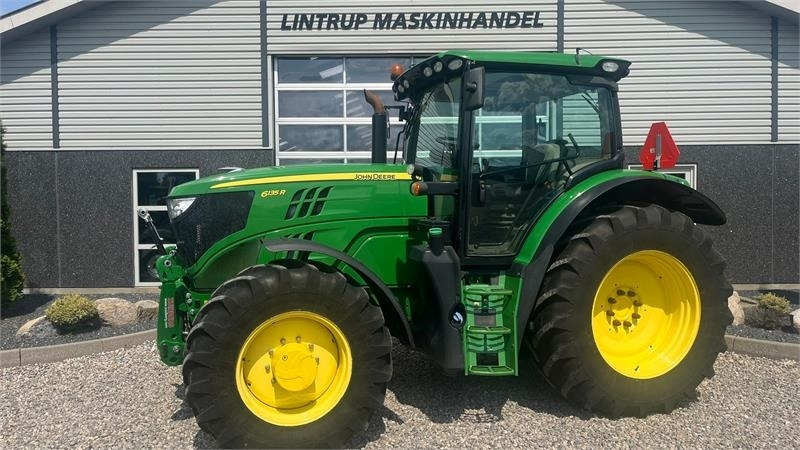 John Deere 6135R Krybegear, frontlift, TLS Affjedret foraksel - Трактор: фото 1 John Deere 6135R Krybegear, frontlift, TLS Affjedret foraksel - Трактор: фото 1