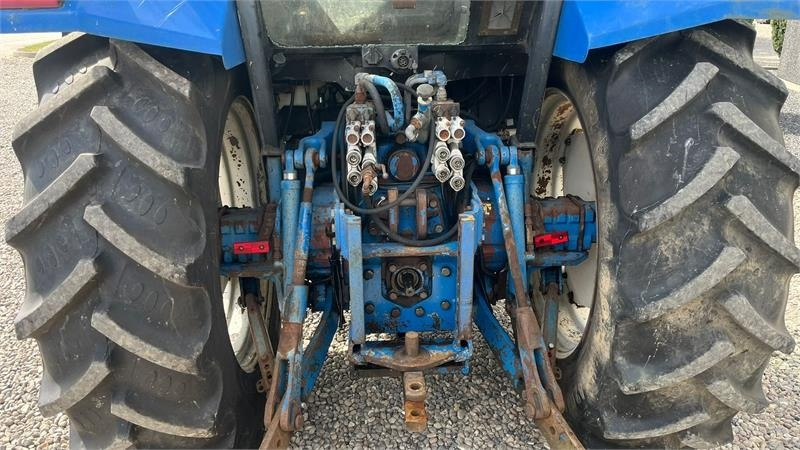 New Holland 8240 SLE Med frontlift og frontPTO - Трактор: фото 5 New Holland 8240 SLE Med frontlift og frontPTO - Трактор: фото 5