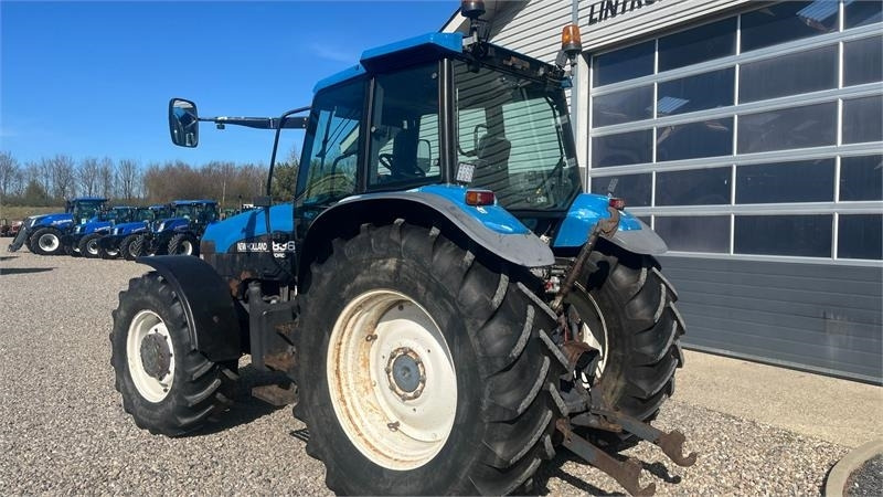 New Holland 8360 Rangecommand - Трактор: фото 2 New Holland 8360 Rangecommand - Трактор: фото 2