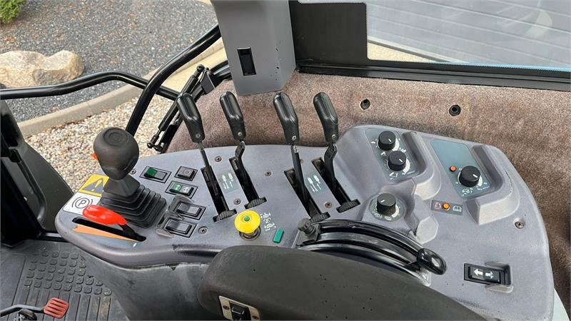 New Holland 8970 Velholdt super stærk traktor - Трактор: фото 5 New Holland 8970 Velholdt super stærk traktor - Трактор: фото 5