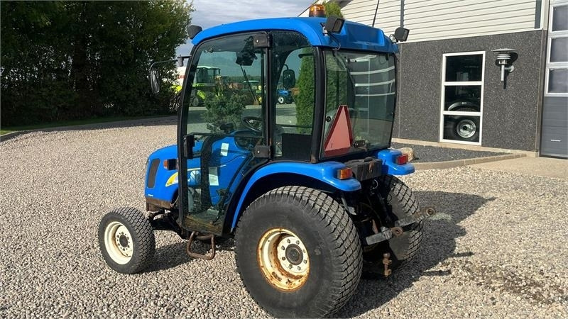 New Holland TC35DA Hydrostat  - Трактор: фото 3 New Holland TC35DA Hydrostat  - Трактор: фото 3