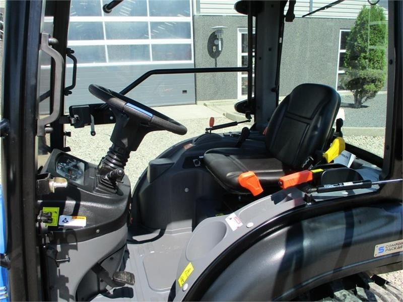 Solis 26 HST med kabine og Industrihjul - Трактор: фото 2 Solis 26 HST med kabine og Industrihjul - Трактор: фото 2