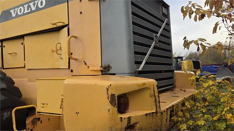 Volvo 330D med skovl - Колёсный погрузчик: фото 4 Volvo 330D med skovl - Колёсный погрузчик: фото 4