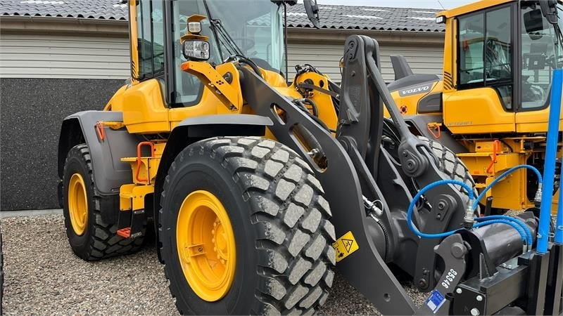 Volvo L 90H H2 fabriksny Dansk maskine med masser af ud - Колёсный погрузчик: фото 1 Volvo L 90H H2 fabriksny Dansk maskine med masser af ud - Колёсный погрузчик: фото 1