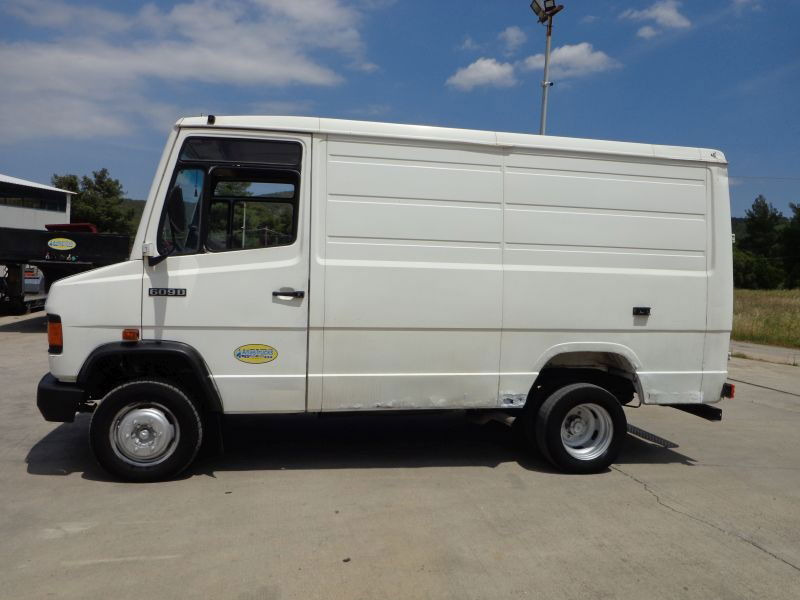 Mercedes-Benz Sprinter Mercedes Benz 609D - Цельнометаллический фургон: фото 3 Mercedes-Benz Sprinter Mercedes Benz 609D - Цельнометаллический фургон: фото 3