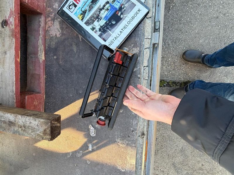 Hiab 112 RADIO REMOTE - Кран-манипулятор для Грузовиков: фото 3 Hiab 112 RADIO REMOTE - Кран-манипулятор для Грузовиков: фото 3