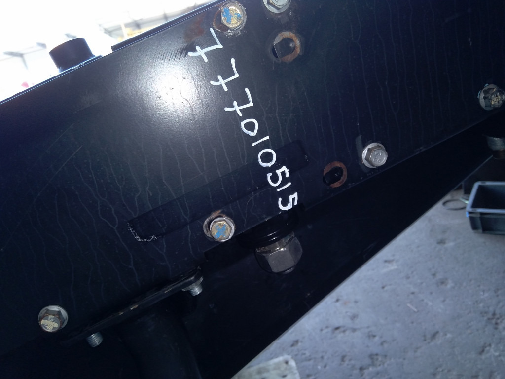 Bomag BM1000-35 - - Масляный радиатор для Строительной техники: фото 3 Bomag BM1000-35 - - Масляный радиатор для Строительной техники: фото 3