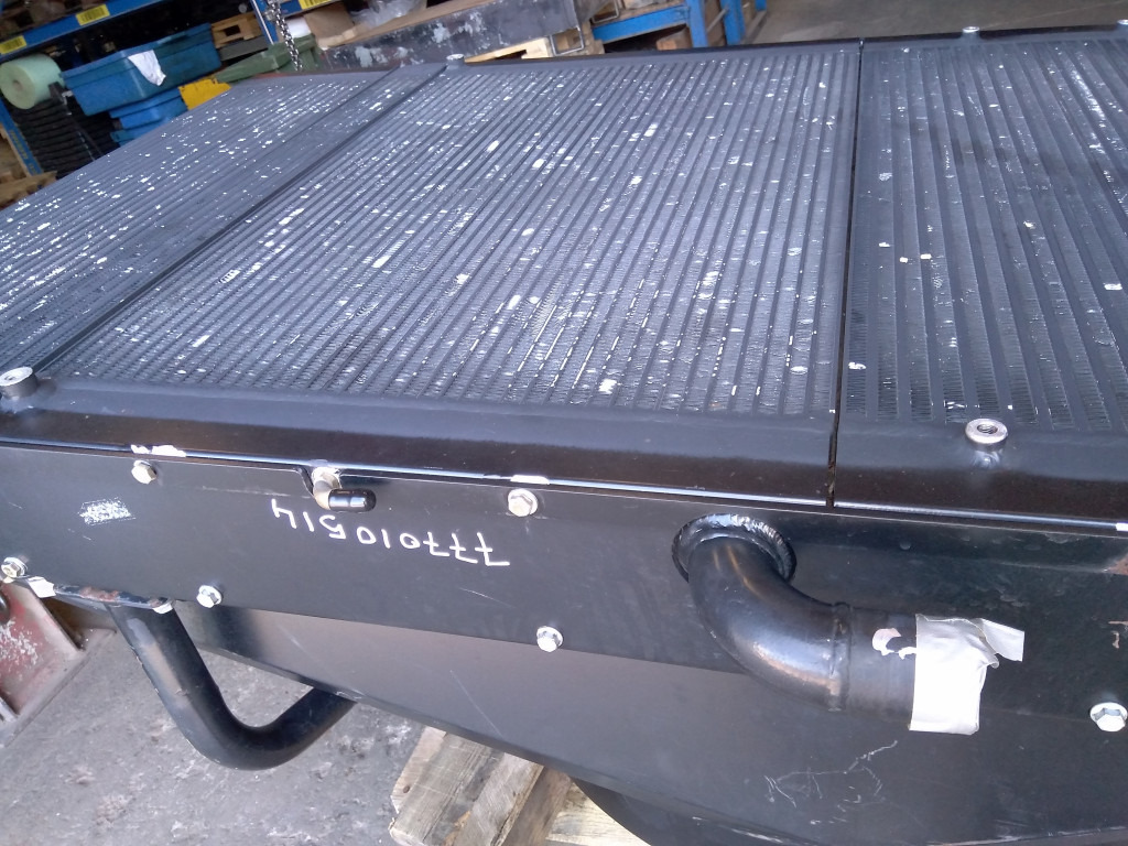 Bomag BM1000-35 - - Масляный радиатор для Строительной техники: фото 2 Bomag BM1000-35 - - Масляный радиатор для Строительной техники: фото 2