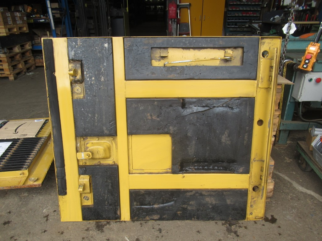 Caterpillar 374D - - Дверь и запчасти для Строительной техники: фото 2 Caterpillar 374D - - Дверь и запчасти для Строительной техники: фото 2