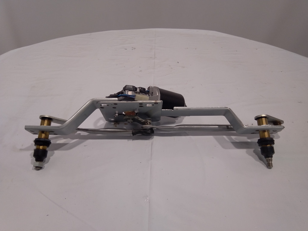 Hitachi 4440627 - Щетка стеклоочистителя для Строительной техники: фото 2 Hitachi 4440627 - Щетка стеклоочистителя для Строительной техники: фото 2