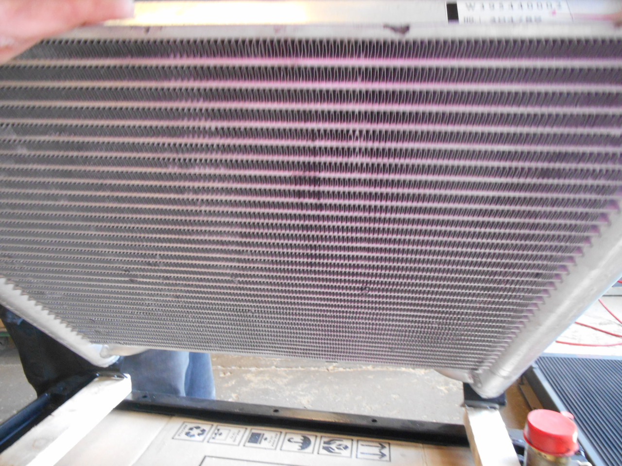 Kobelco YY05P00004S010 - - Масляный радиатор для Строительной техники: фото 2 Kobelco YY05P00004S010 - - Масляный радиатор для Строительной техники: фото 2