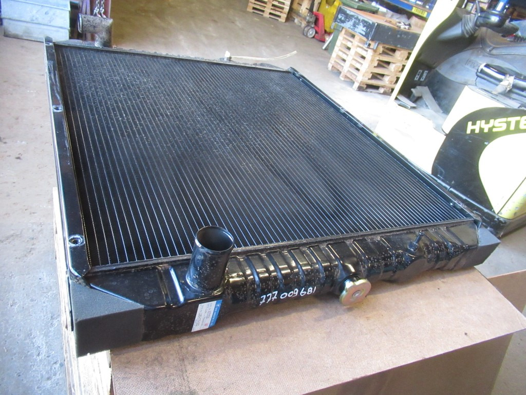 New Holland 4373720 - Радиатор для Строительной техники: фото 2 New Holland 4373720 - Радиатор для Строительной техники: фото 2