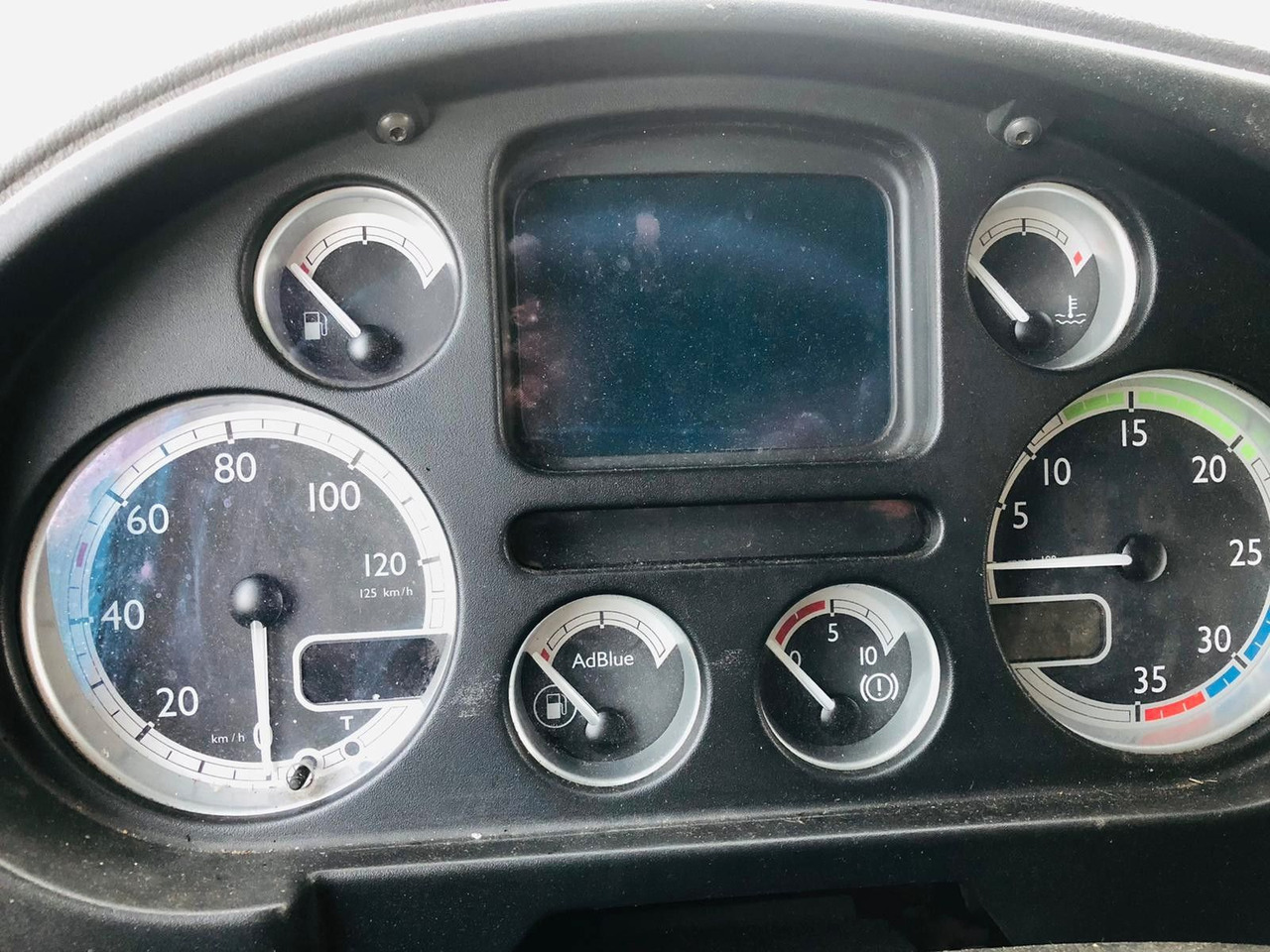 DAF LA LF45.220 G12 - Тентованный грузовик: фото 5 DAF LA LF45.220 G12 - Тентованный грузовик: фото 5